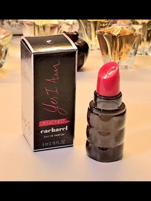 Cacharel Yes I Am Pink First perfume miniature