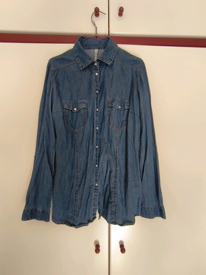 Stradivarius denim shirt like new, size M, blue