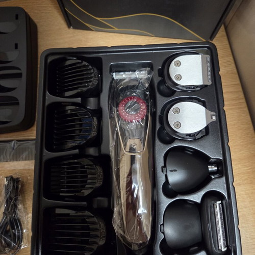 Yabife Hair Trimmer new with multiple attachments and USB charging