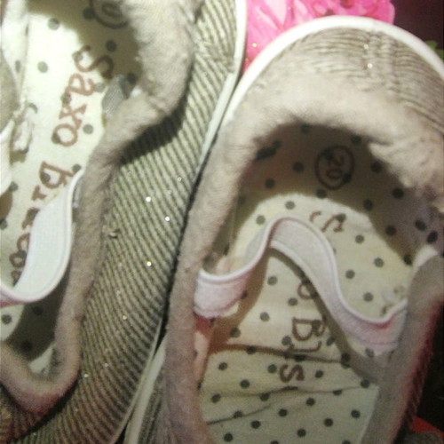 Saxo Blues shoes size 20 new, light gray with bows