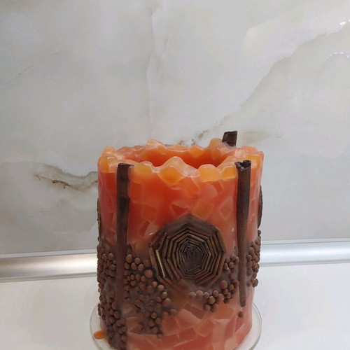 Large decorative candle in like new condition