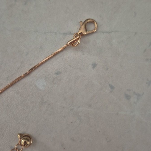 Waist chain like new, gold color