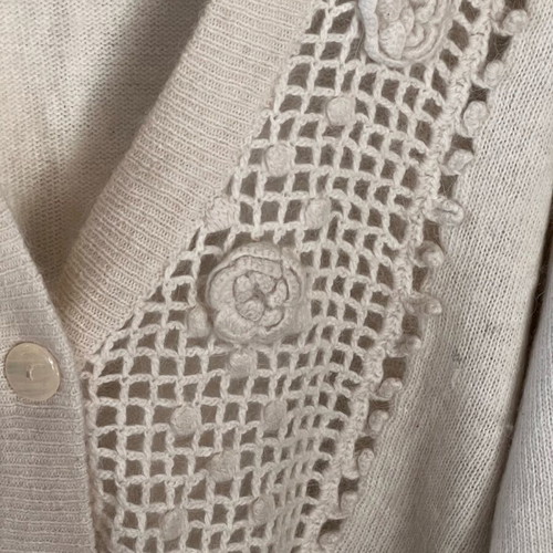 White wool sweater with buttons new