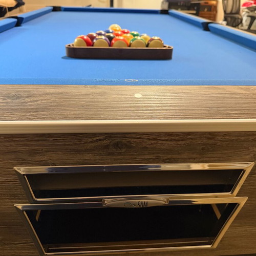 Magno 7ft coin operated billiard table like new