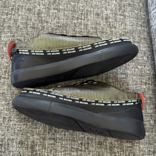Love Moschino women's sneakers size 39 like new, black and gold