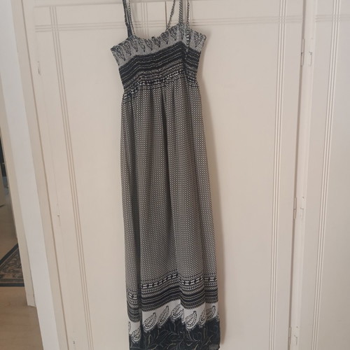 Maxi dress like new, one size fits L to 3XL, black and white