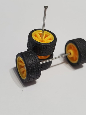 Hot Wheels τετράδα ρόδες λαστιχένιες καινούργιο