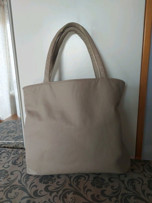 Leather handbag like new, beige without zipper
