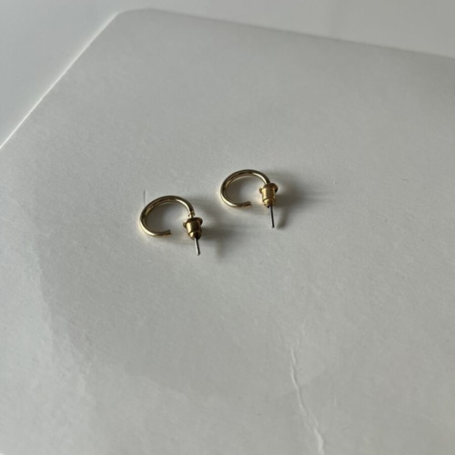 Gold-Tone Small Hoop Earrings like new