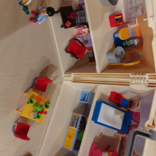 Playmobil Dollhouse modern dollhouse suitcase like new for ages 4-10