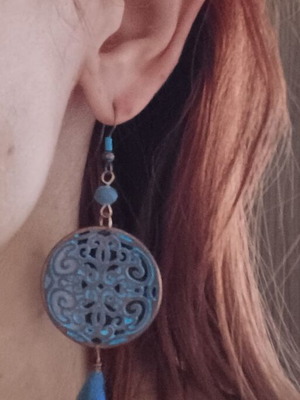 Earrings hanging bronze like new, blue