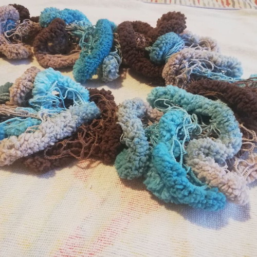 Soft multicolor scarf like new with curly knit