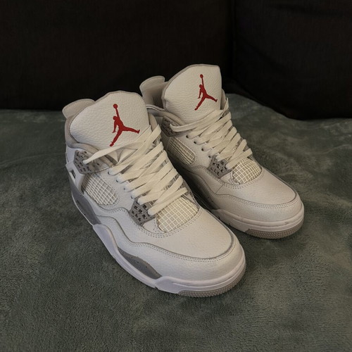 Air Jordan 4 Retro sneakers size 42 like new, white and grey