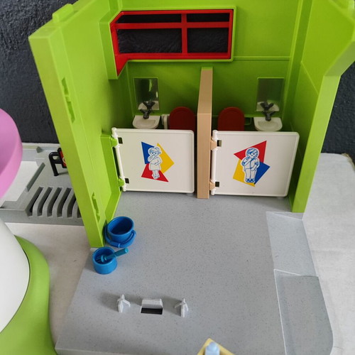 Playmobil children's daycare used, assorted pieces