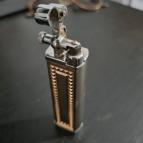 Classic lighter, needs gas refill