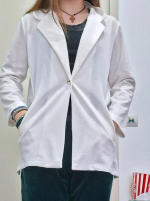 Gianni Athens white jacket like new with button and pockets