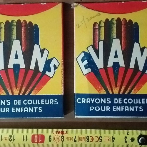Collectible pastel boxes like new, 2 pieces for children