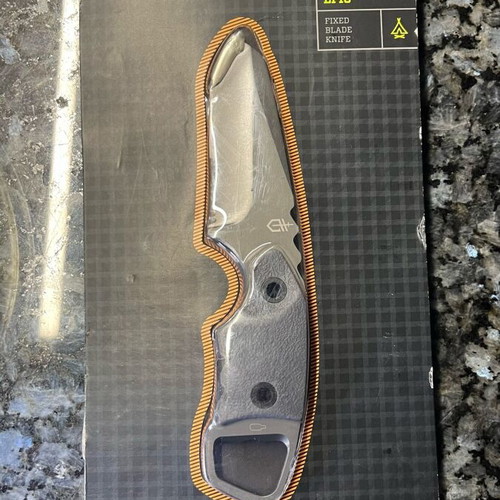 Gerber Epic нож с фиксирано острие нов с калъф и отварачка