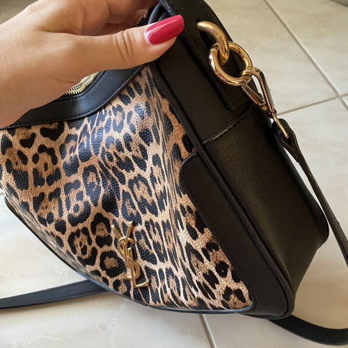 Leopard shoulder bag like new, medium size, black and brown