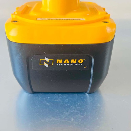 DeWalt 14.4V Nano Technology Li-Ion Battery like new, model DE9140
