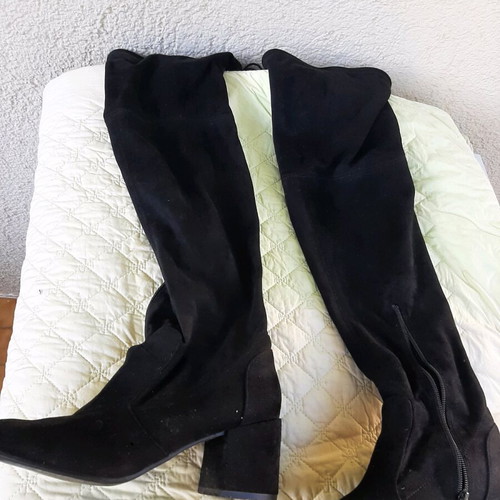 Corina suede boots like new, black, size 39