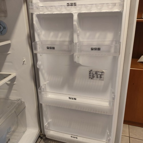 Samsung refrigerator freezer used, no frost