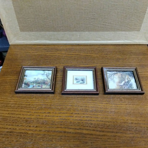 Set of 3 wooden frames like new