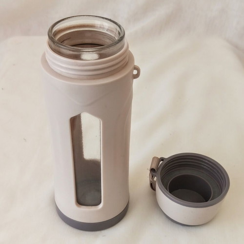 Drink Bottle with Protective Case and Strap like new, beige/grey