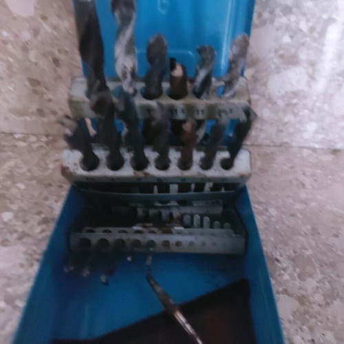 Drill bit box used with many drill bits