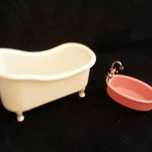 Vintage bathtubs like new, pack of 2 for bathroom decoration