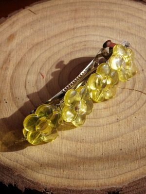 Handmade hair clip with yellow flower-shaped beads new