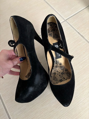 Heels used, size 38, black, slightly worn