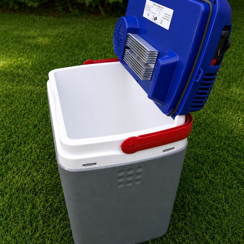 Portable Thermoelectric Cooler 12V 30lt like new, lightweight