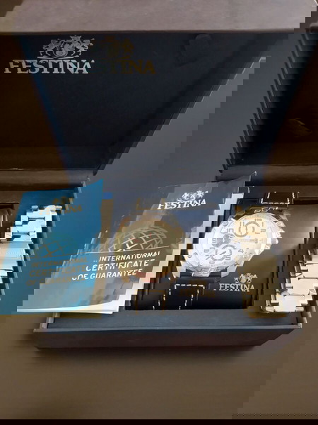 Αντρικό ρολόι χειρός FESTINA