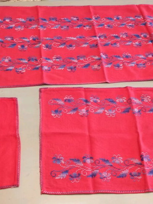 Table linens large and small with 2 napkins new
