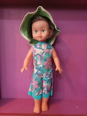Vintage era doll like new