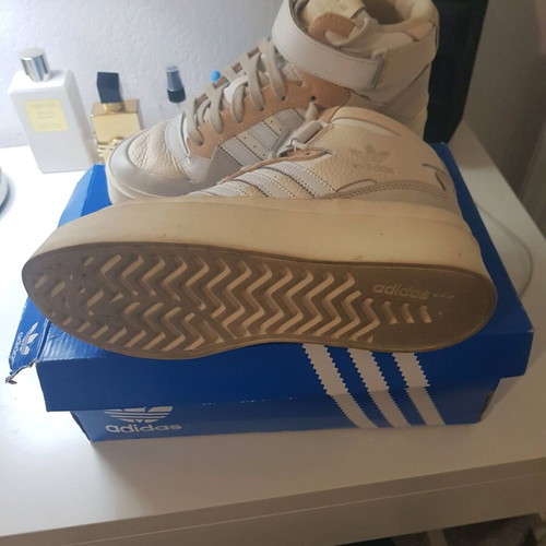 Adidas original women's sneakers size 38 like new, white beige