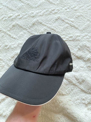 Loro Piana hat like new, black, one size