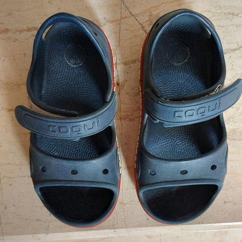 Coqui sandals like new, blue, sizes 26-27