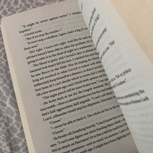 Book Defy the Night in English new