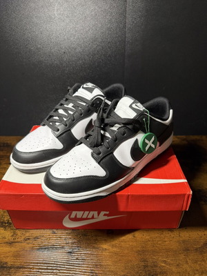 Nike Dunk Low Retro sneakers, size 45.5, black and white