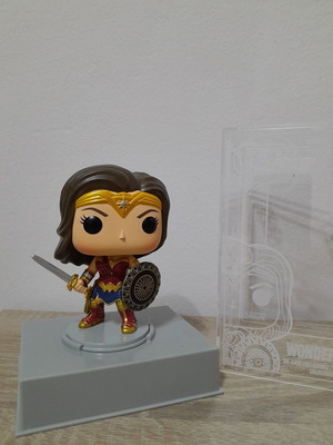 Wonder Woman Diecast Funko Pop Original new for collection