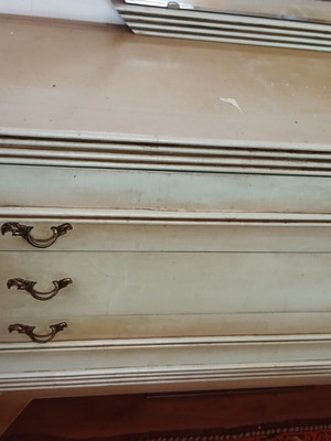 Patina vanity with 3 drawers and mirror