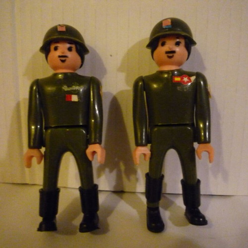 Polyplast Airgam Boys 2 Soldier Figures like new