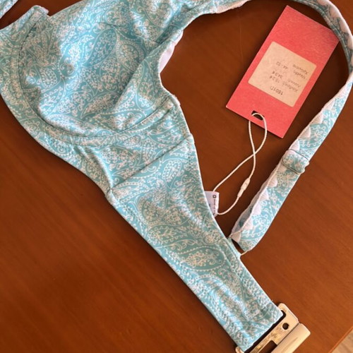 Solano bikini top with underwire, size M, new, white and turquoise