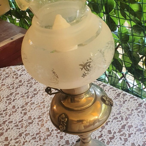 Lamp like new with glass shade, height 45 cm