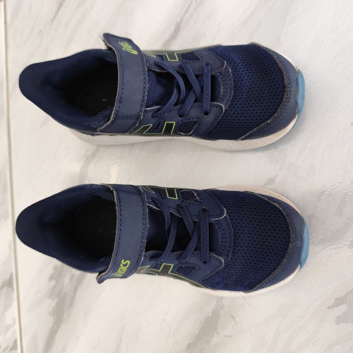 Asics kids' athletic shoes size 28.5 like new, blue