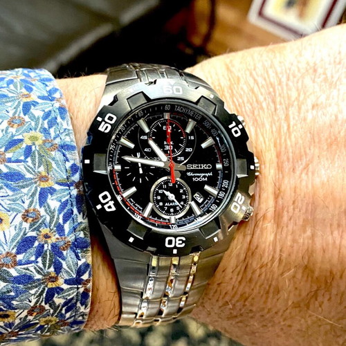 Seiko chronograph alarm 40mm like new, waterproof 100m with date