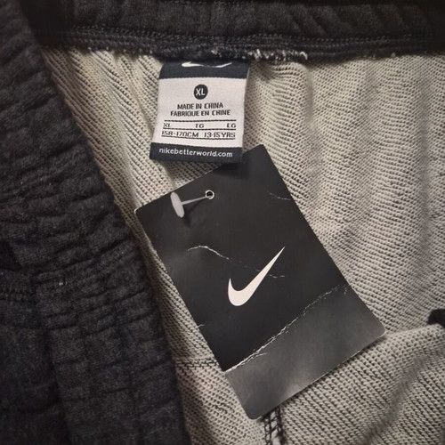 Nike Sportswear Club Fleece gray sweatpants size XL for teens 13-15 years