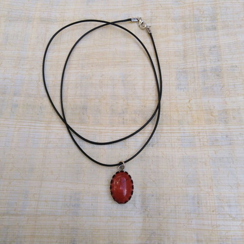 Pendant with chestnut red jasper and steel cabochon new